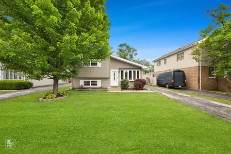 167 Ridgewood Avenue Bensenville IL 60106