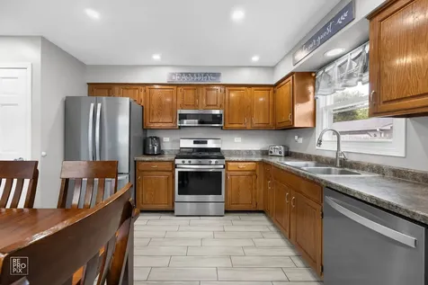 167 Ridgewood Avenue Bensenville IL 60106