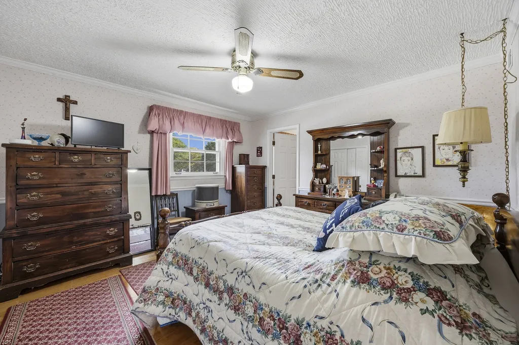 27W231 Bolles Avenue Winfield IL 60190