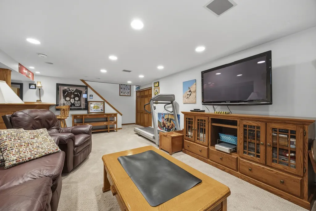 27W231 Bolles Avenue Winfield IL 60190
