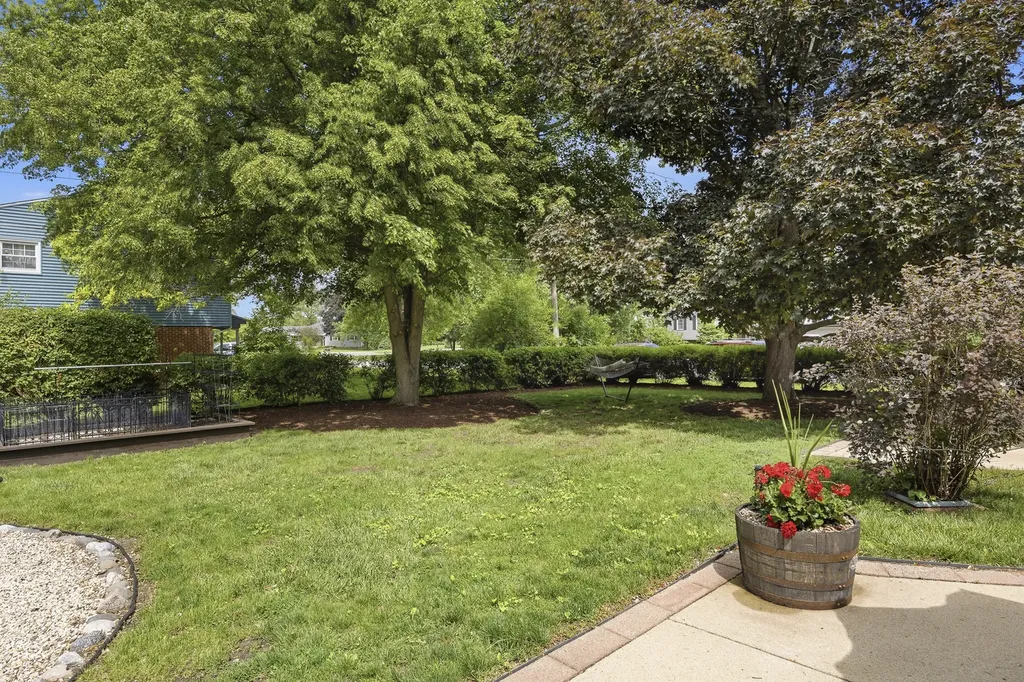 27W231 Bolles Avenue Winfield IL 60190