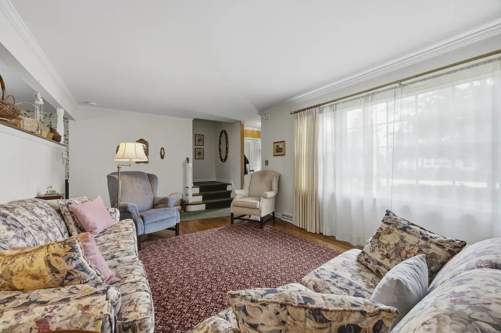 27W231 Bolles Avenue Winfield IL 60190