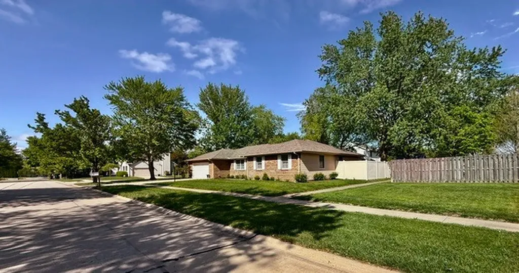 704 Wesley Avenue Savoy IL 61874