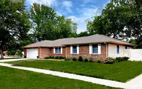 704 Wesley Avenue Savoy IL 61874