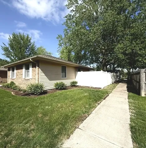 704 Wesley Avenue Savoy IL 61874