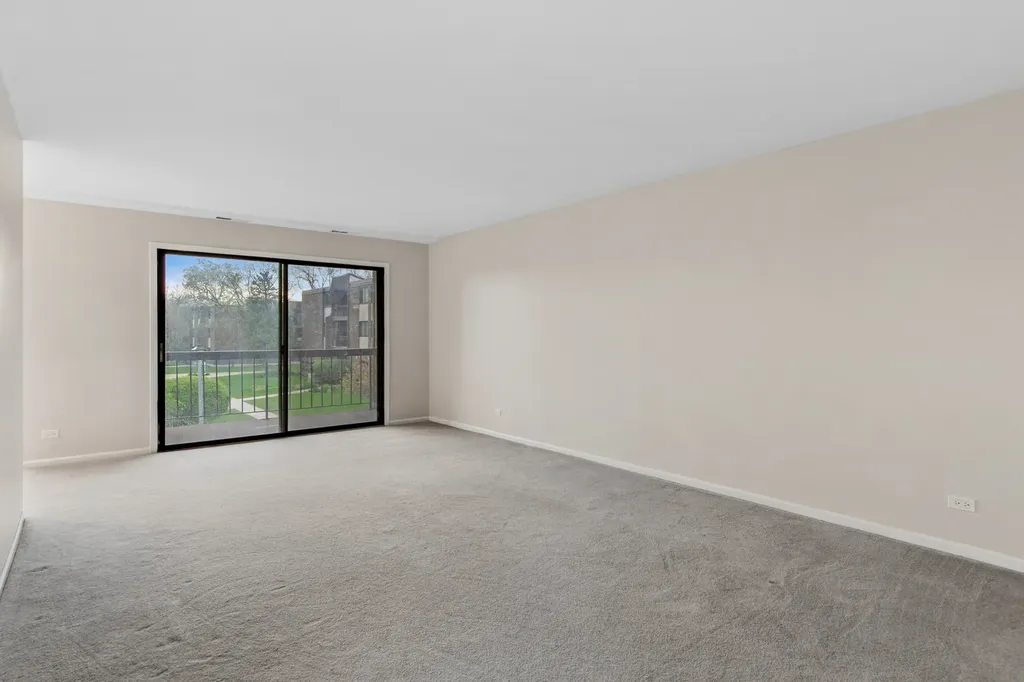 460 Raintree Court Glen Ellyn IL 60137