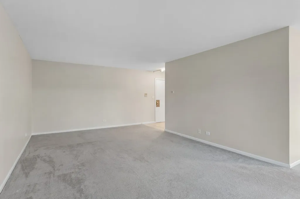 460 Raintree Court Glen Ellyn IL 60137
