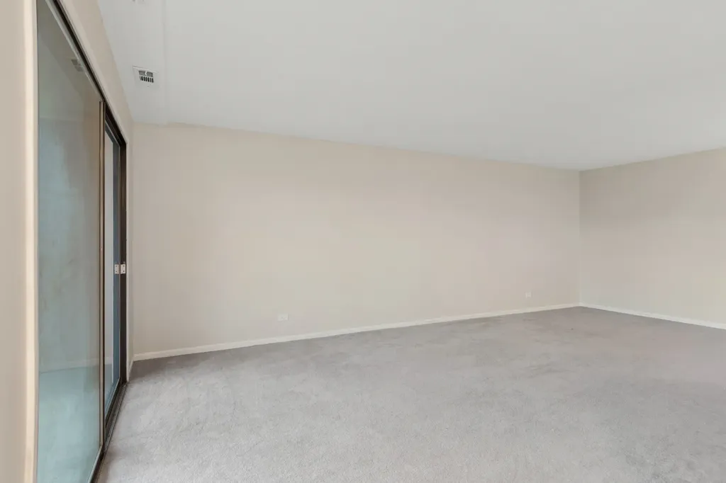 460 Raintree Court Glen Ellyn IL 60137