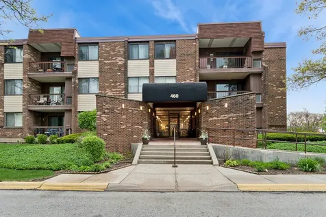 460 Raintree Court Glen Ellyn IL 60137