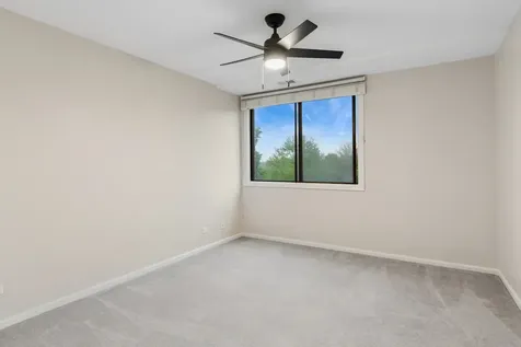 460 Raintree Court Glen Ellyn IL 60137