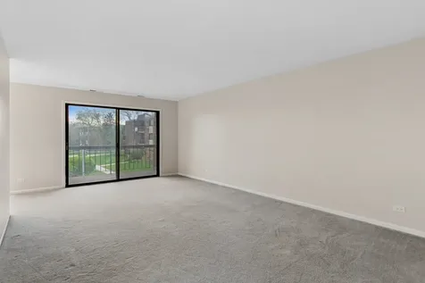 460 Raintree Court Glen Ellyn IL 60137