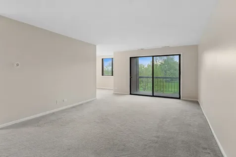 460 Raintree Court Glen Ellyn IL 60137