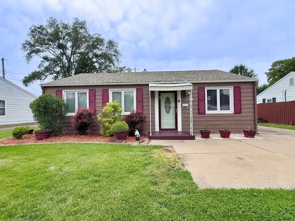 971 41ST Street Moline IL 61265