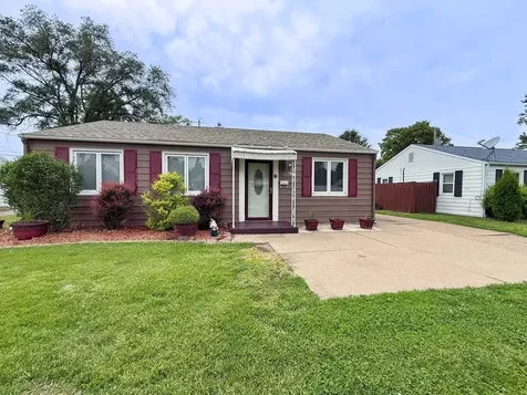 971 41ST Street Moline IL 61265