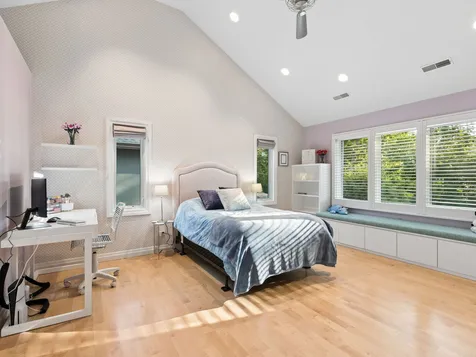 9224 Central Park Avenue Evanston IL 60203