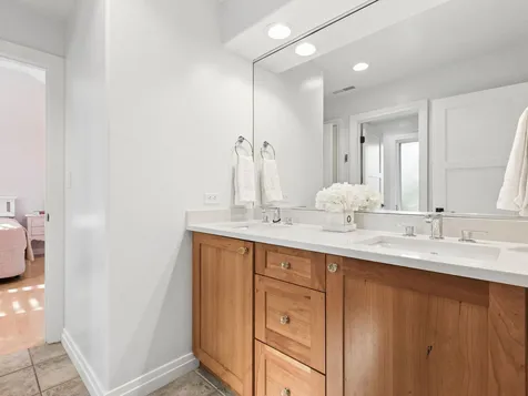9224 Central Park Avenue Evanston IL 60203