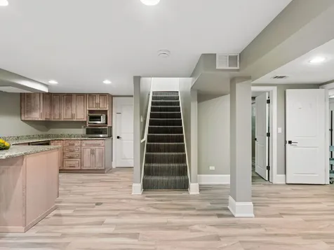 9224 Central Park Avenue Evanston IL 60203
