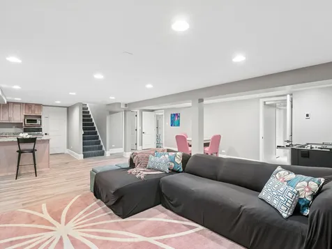 9224 Central Park Avenue Evanston IL 60203