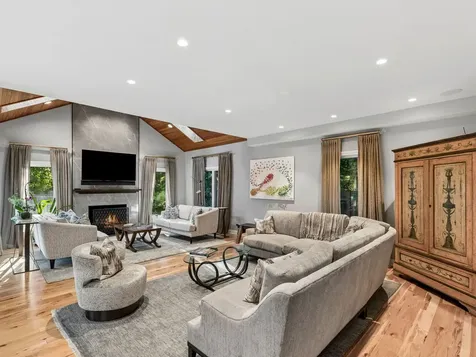 9224 Central Park Avenue Evanston IL 60203