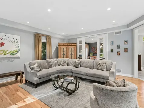 9224 Central Park Avenue Evanston IL 60203