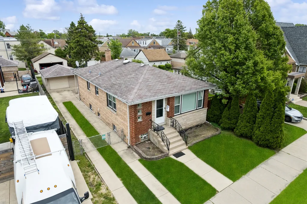 2841 North Neva Avenue Chicago IL 60634