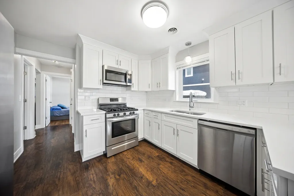 2841 North Neva Avenue Chicago IL 60634