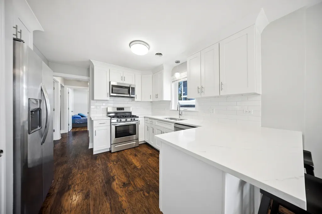 2841 North Neva Avenue Chicago IL 60634