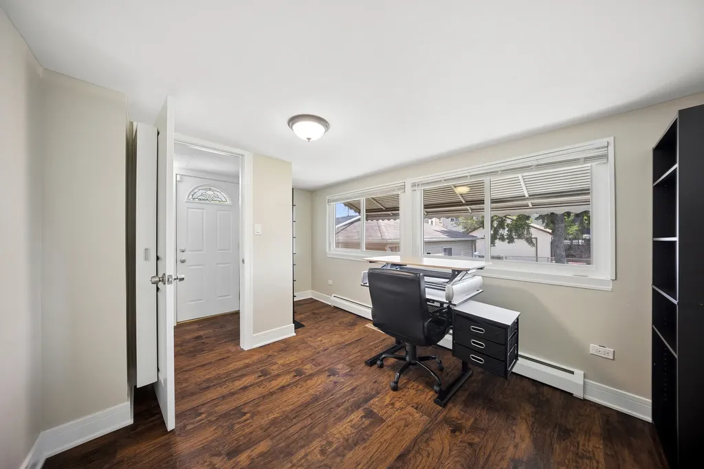 2841 North Neva Avenue Chicago IL 60634