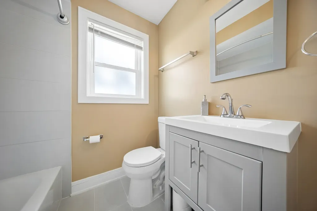 2841 North Neva Avenue Chicago IL 60634