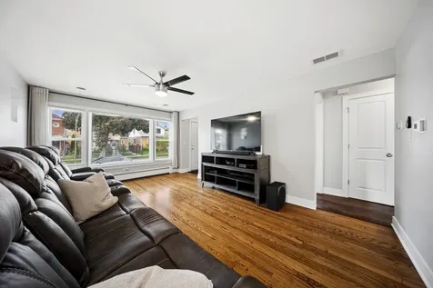 2841 North Neva Avenue Chicago IL 60634