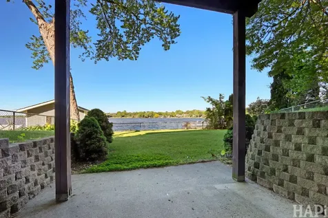 9 Lakeside Lane Fox Lake IL 60020