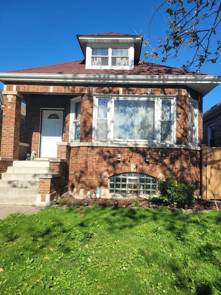 6005 South Tripp Avenue Chicago IL 60629