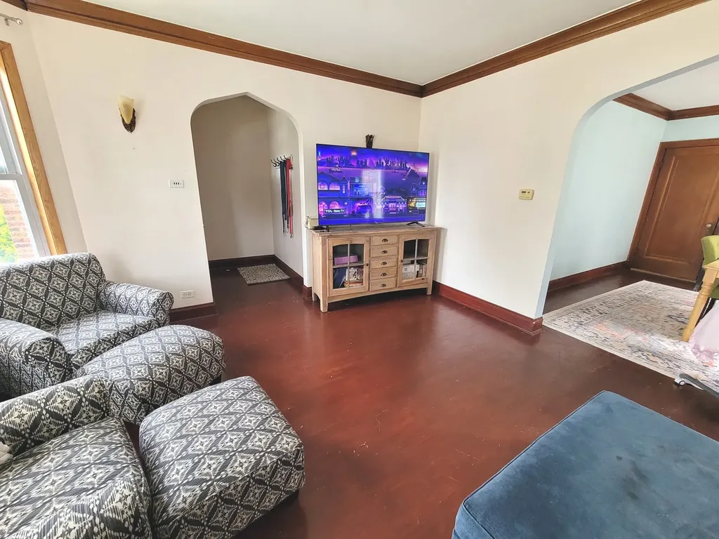 6005 South Tripp Avenue Chicago IL 60629