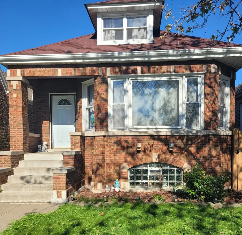 6005 South Tripp Avenue Chicago IL 60629