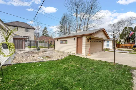 5740 North Lowell Avenue Chicago IL 60646