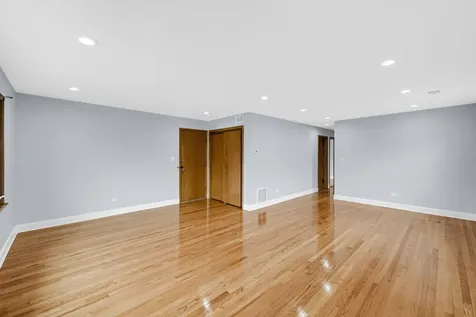 5740 North Lowell Avenue Chicago IL 60646