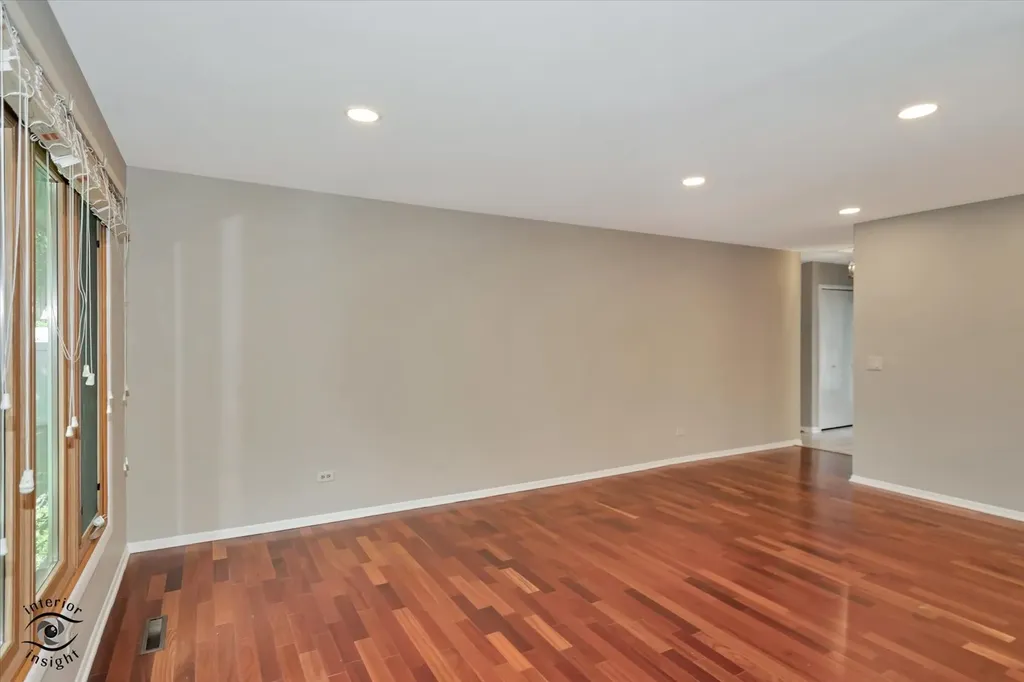 1130 Laureli Circle Naperville IL 60540
