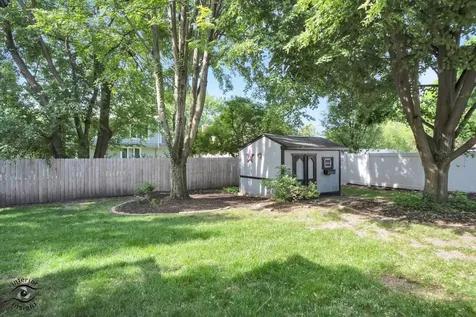 1130 Laureli Circle Naperville IL 60540