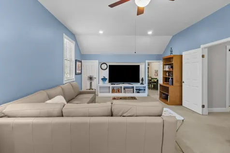 2803 Rose Avenue Mchenry IL 60050