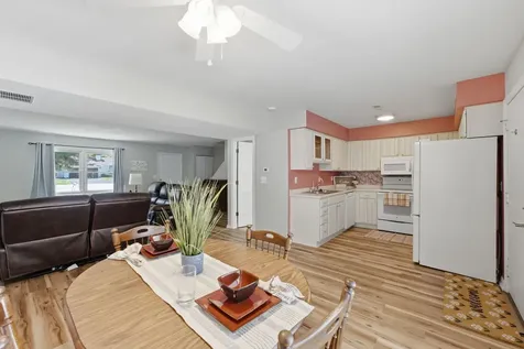 2938 Archer Drive East Moline IL 61244