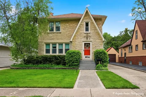 1608 Henry Place Waukegan IL 60085