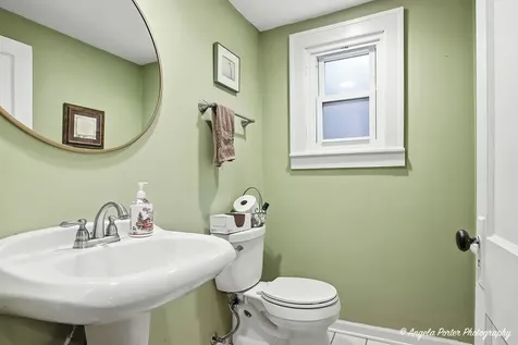 1608 Henry Place Waukegan IL 60085