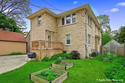 1608 Henry Place Waukegan IL 60085