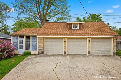 1608 Henry Place Waukegan IL 60085
