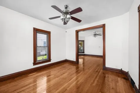811 15TH Street B Moline IL 61265