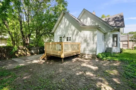 811 15TH Street B Moline IL 61265