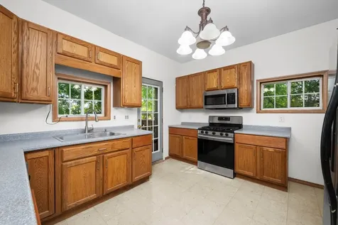 811 15TH Street B Moline IL 61265