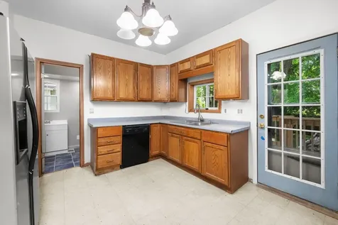 811 15TH Street B Moline IL 61265
