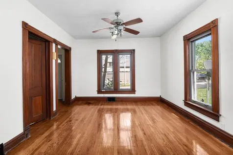 811 15TH Street B Moline IL 61265