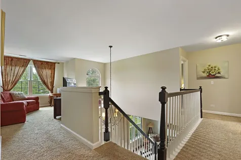 350 Kestrel Lane Lindenhurst IL 60046